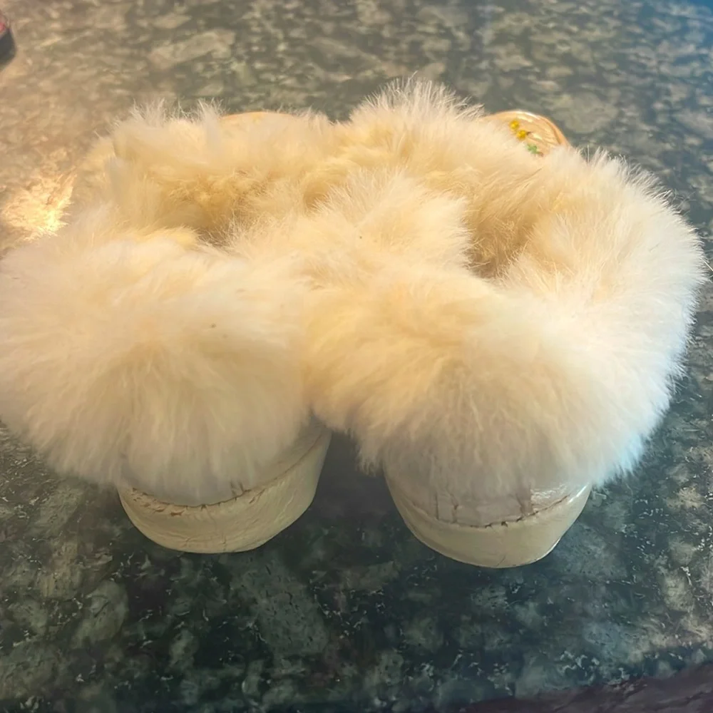 Vintage children’s‎ beaded fur-trimmed leather moccasins sz 6